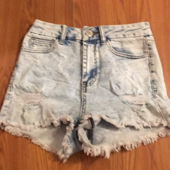 Rue21 Pants - Rue 21 Curvy Jean Shorts size 0 (F)
